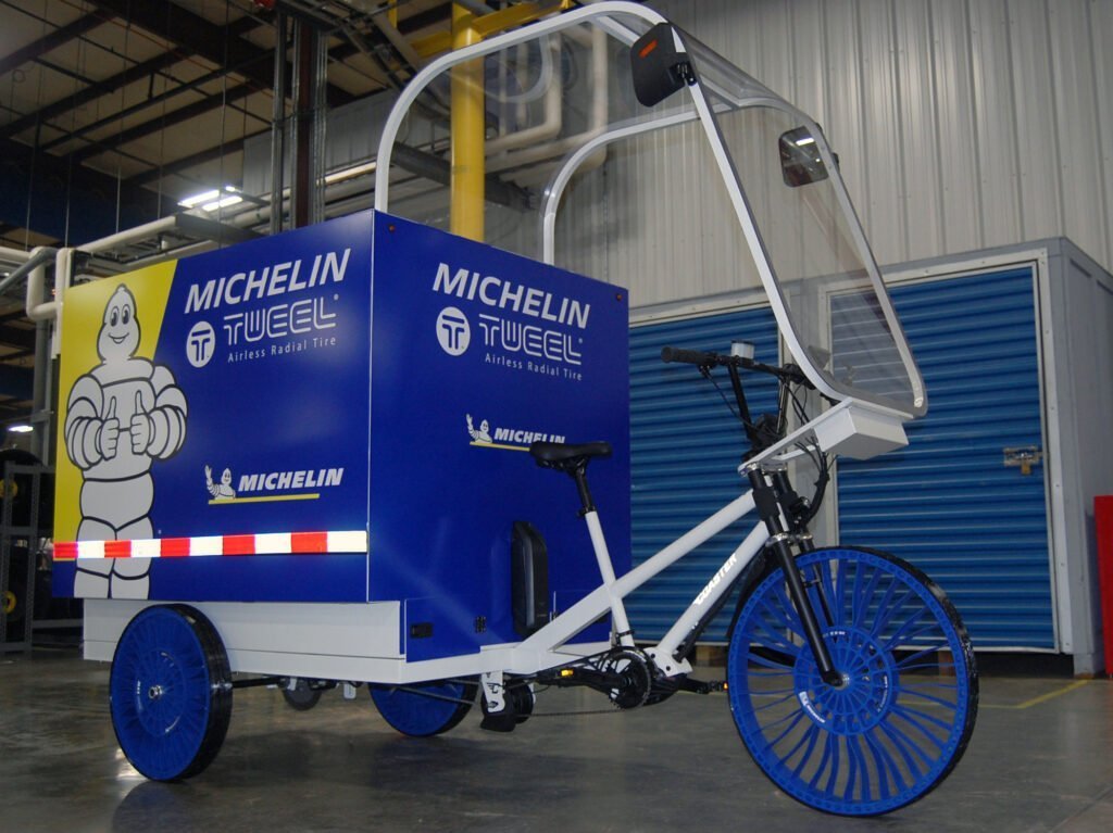 Vista de eCargo - Tweel - Conjunto rueda y neumático sin aire / Michelin North América