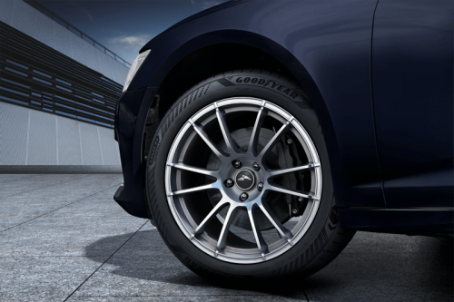 Vista del neumático Eagle F1 Asymmetric 6 de Goodyear Tire & Rubber