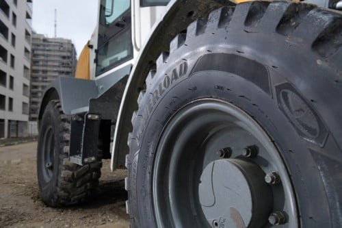 Vista de neumático industrial de Goodyear en Bauma 2022