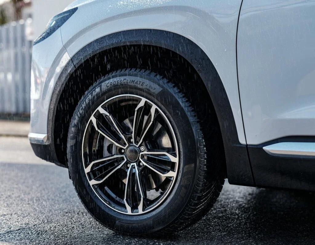 Michelin presenta tendencias del mercado - Vista de neumático MICHELIN-CrossClimate en una SUV