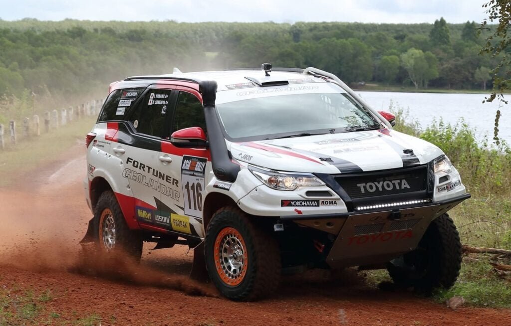 Yokohama-Geolandar-on-a-Fortuner