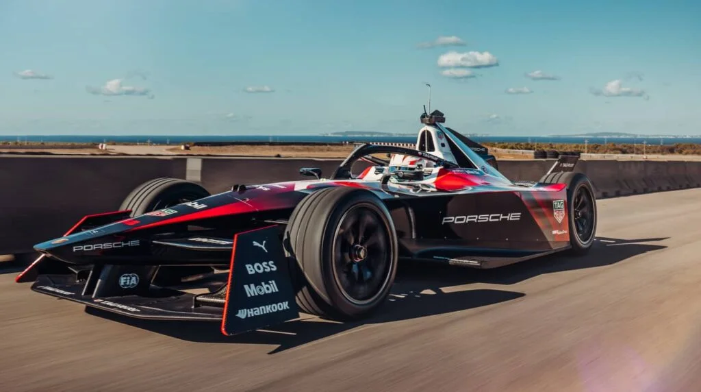 View-Formula-E-2023-race-valencia-Hankook-ION-race-tire