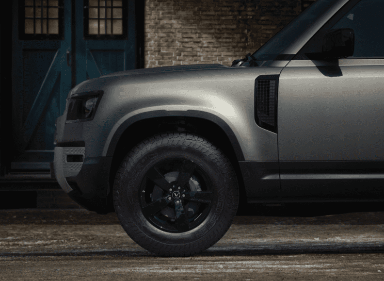 View-Vredestein-Pinza-At-Tyre-mounted-on-a-suv