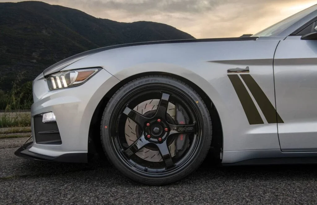 View-Falken-Azenis-FK520-on-a-asports-car-