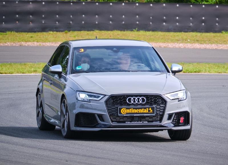 Continental Sportcontact 7 de los mejores neumaticos de verano en 2024