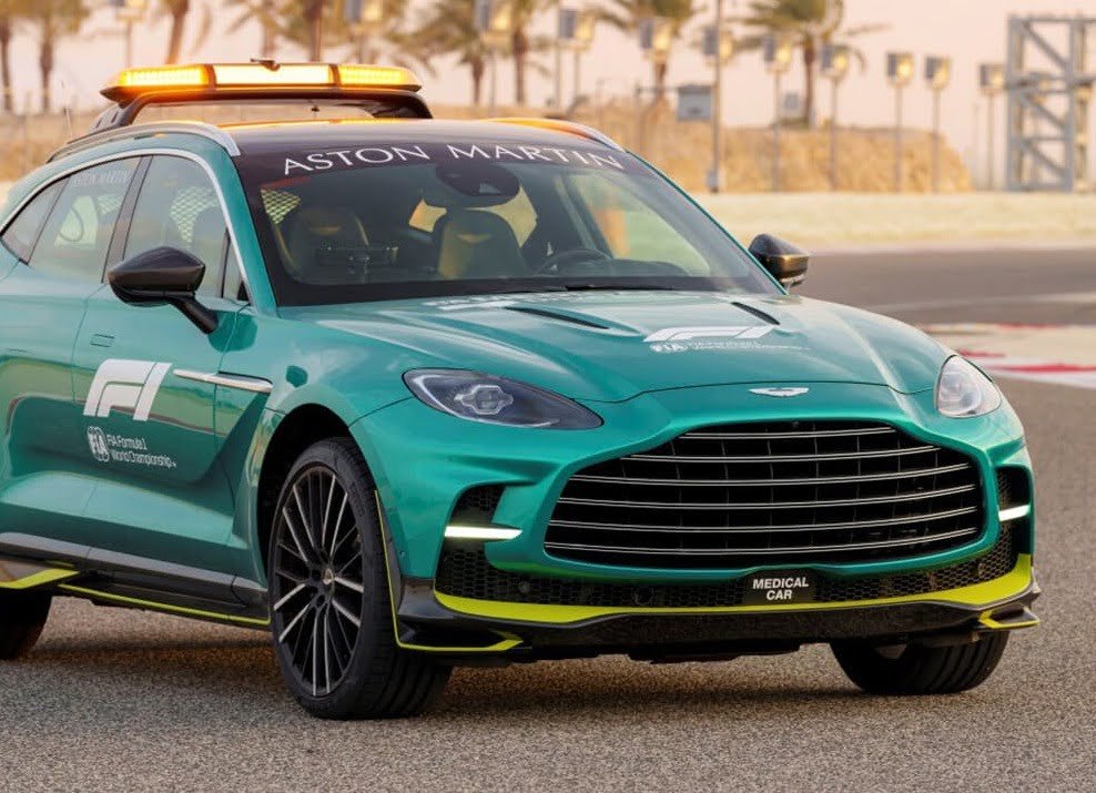 Pirelli P Zero on a Medical Car / Campeonato F1 2023 / Aston Martin