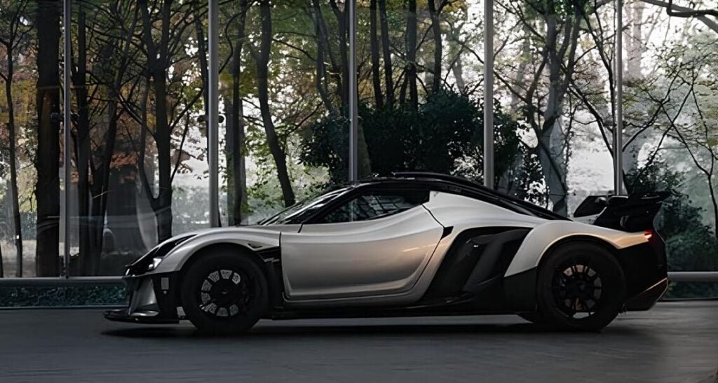 Picasso 660 LMS con neumáticos Pirelli