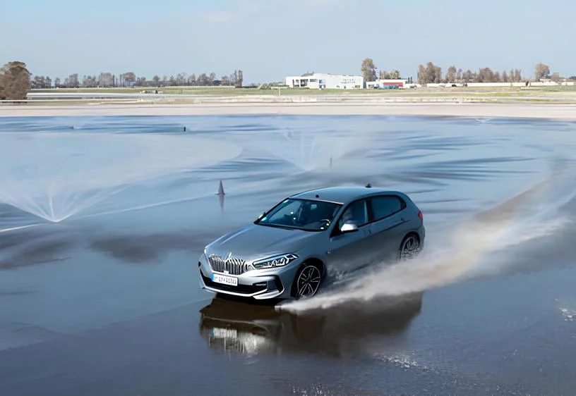 prueba-en-mojado-verano neumaticos-autozeitung