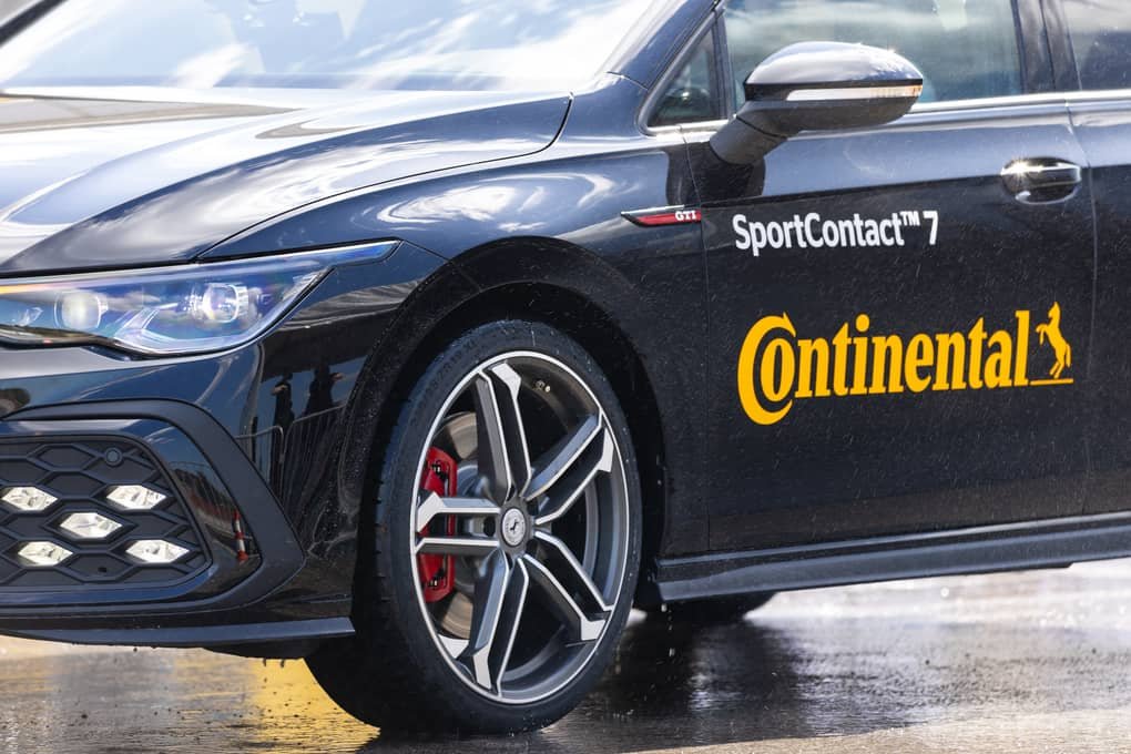 continental-sportcontact7-en-coche-de-prueba
