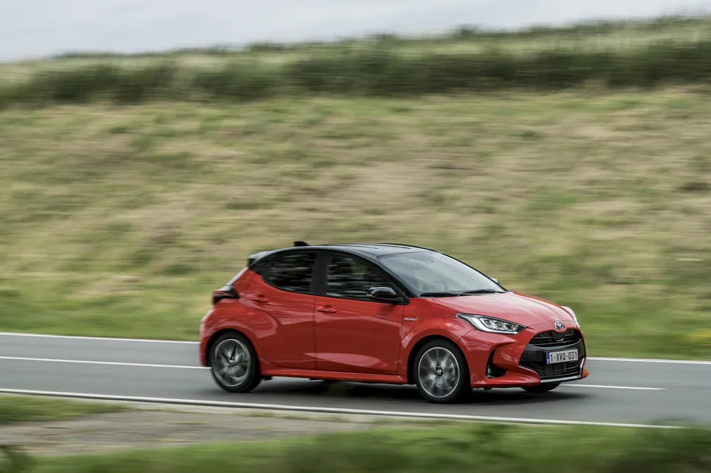 Vista de Toyota Yaris - Articulo relacionado: Neumaticos aprobados y homologados
