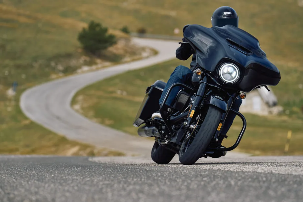 Moto con neumaticos Pirelli