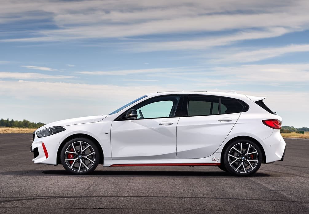 Vista de un BMW Serie 1 - neumaticos homologados