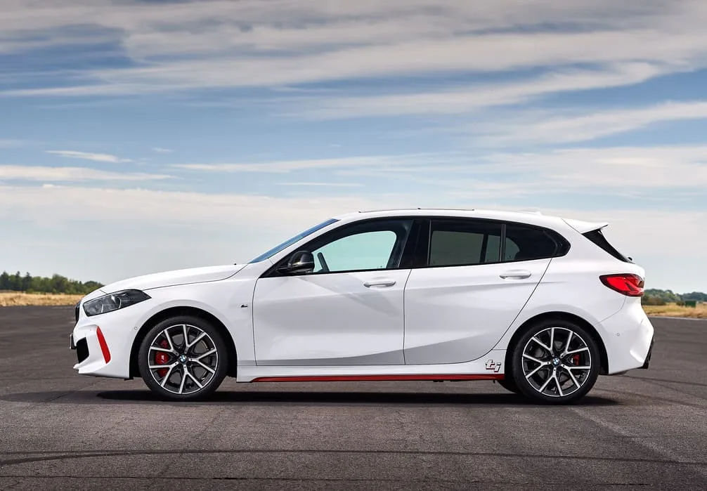 Vista de un BMW Serie 1 - neumaticos homologados
