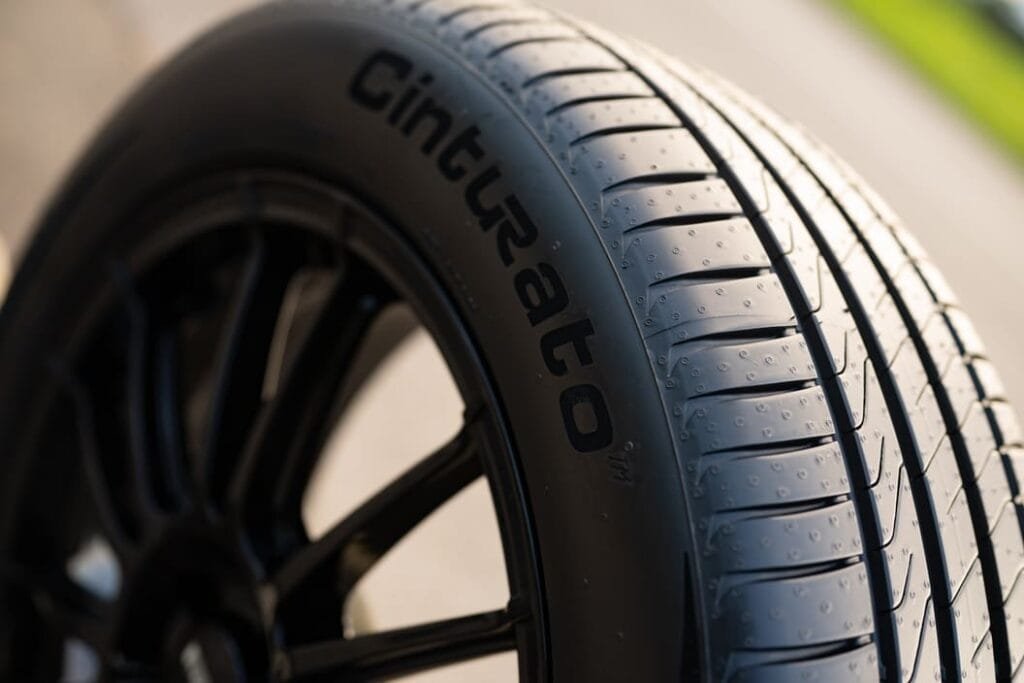 Vista del nuevo neumático Pirelli Cinturato para uso en verano